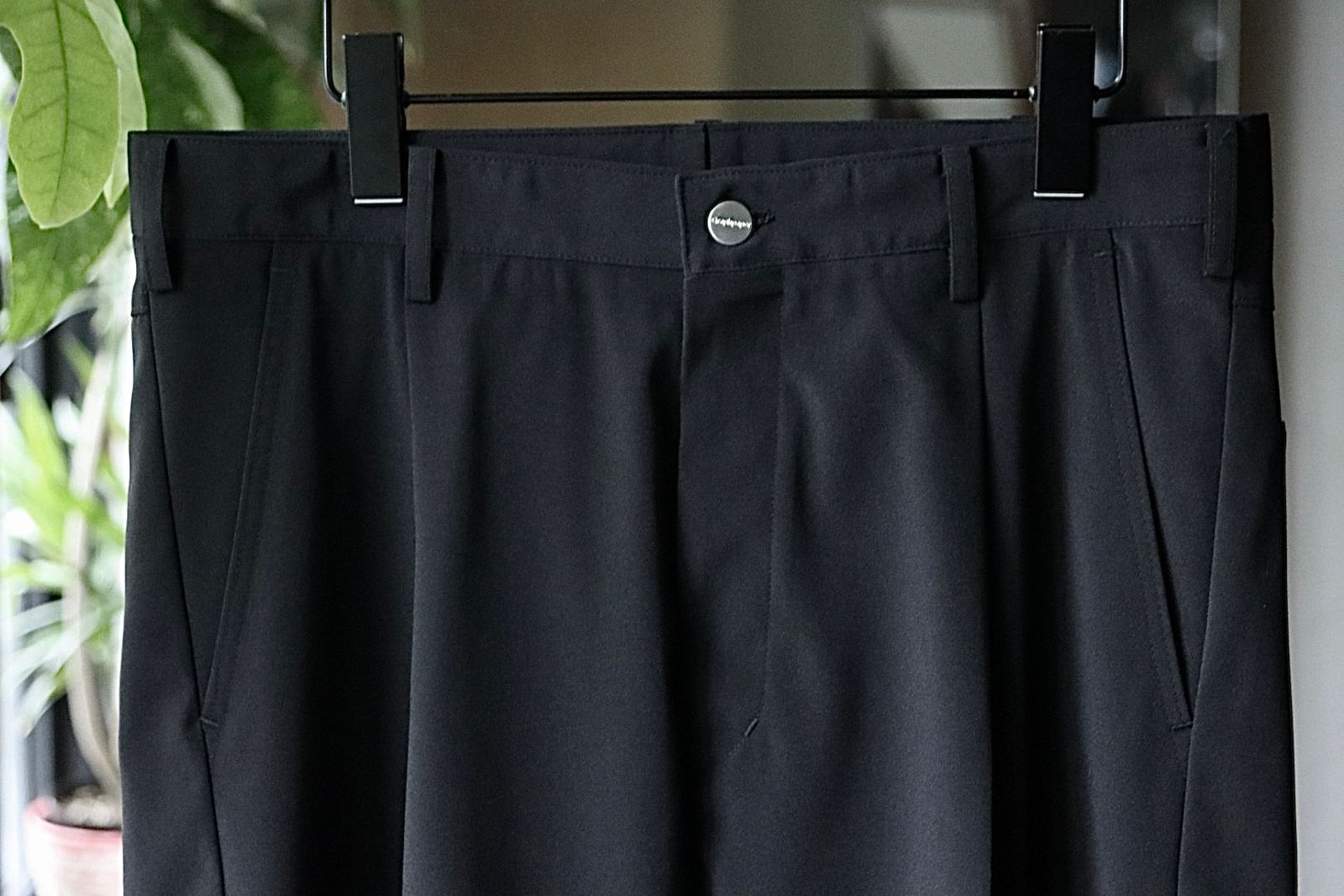 グラフペーパー  25AW Semi Dull Oxford Wide Trousers(GM253-40090B)BLACK☆8月9日(土)発売！
