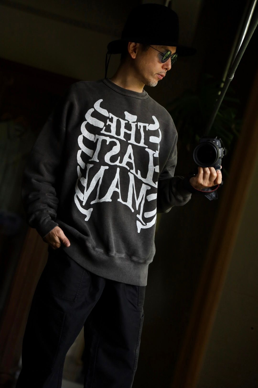 LASTMAN 24AW ラストマン大久保篤志 PRINTED CREW NECK "BONE"スタイル