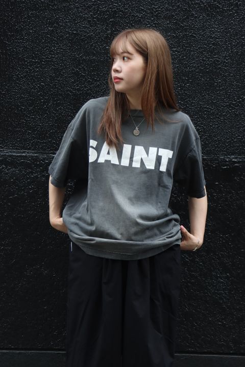 ©SAINT M×××××× 23AW S>N>T TEE 7月15日(土)発売！