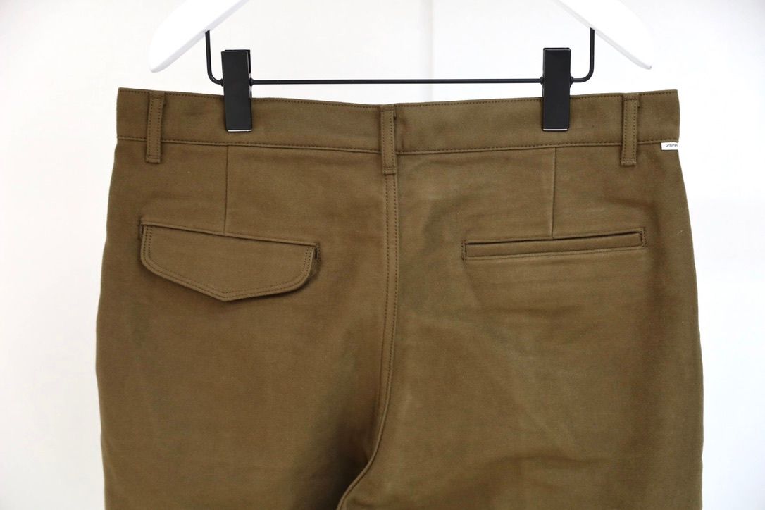 グラフペーパー Cotton Double Serge Two Tuck Pants(GM263-40452)BROWN☆8月8日(土)発売！