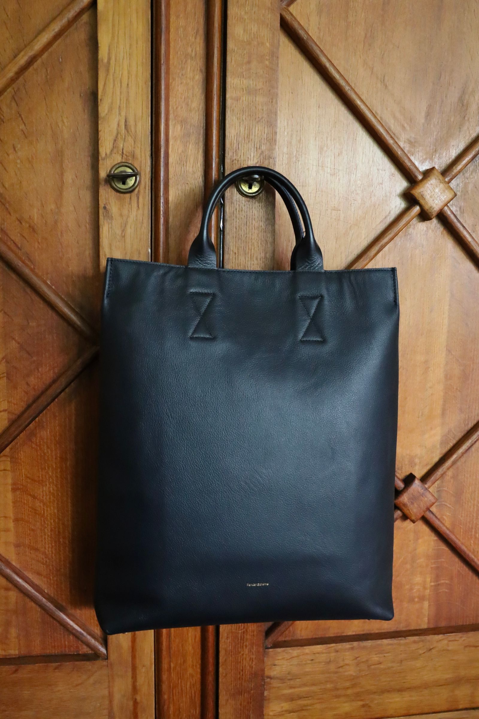 エンダースキーマバッグ　ネイビー　Mサイズ Hender Scheme (エンダースキーマ) assemble rectangle bag M