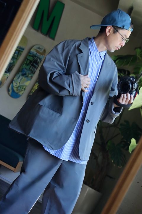FreshService × HOUYHNHNM “EDITOR’S JACKET” & “EDITOR’S TROUSERS”GRAYスタイル