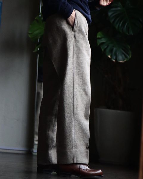 A.PRESSE Dead Stock Linen Trousersスタイル