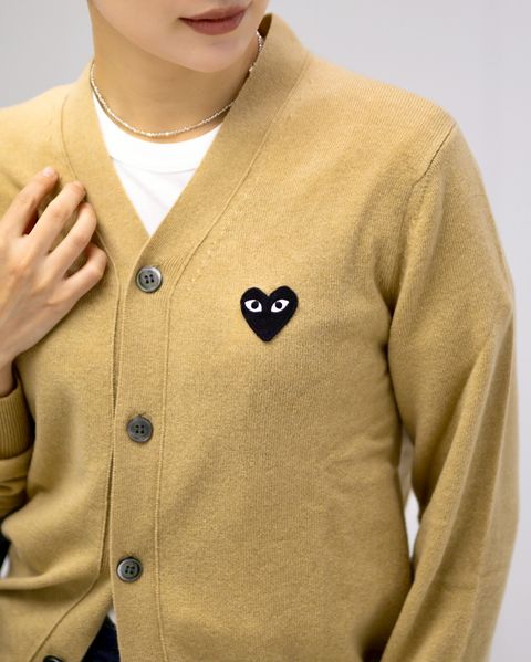 PLAY COMME des GARCONS V-NECK CARDIGAN style.2025.11.12