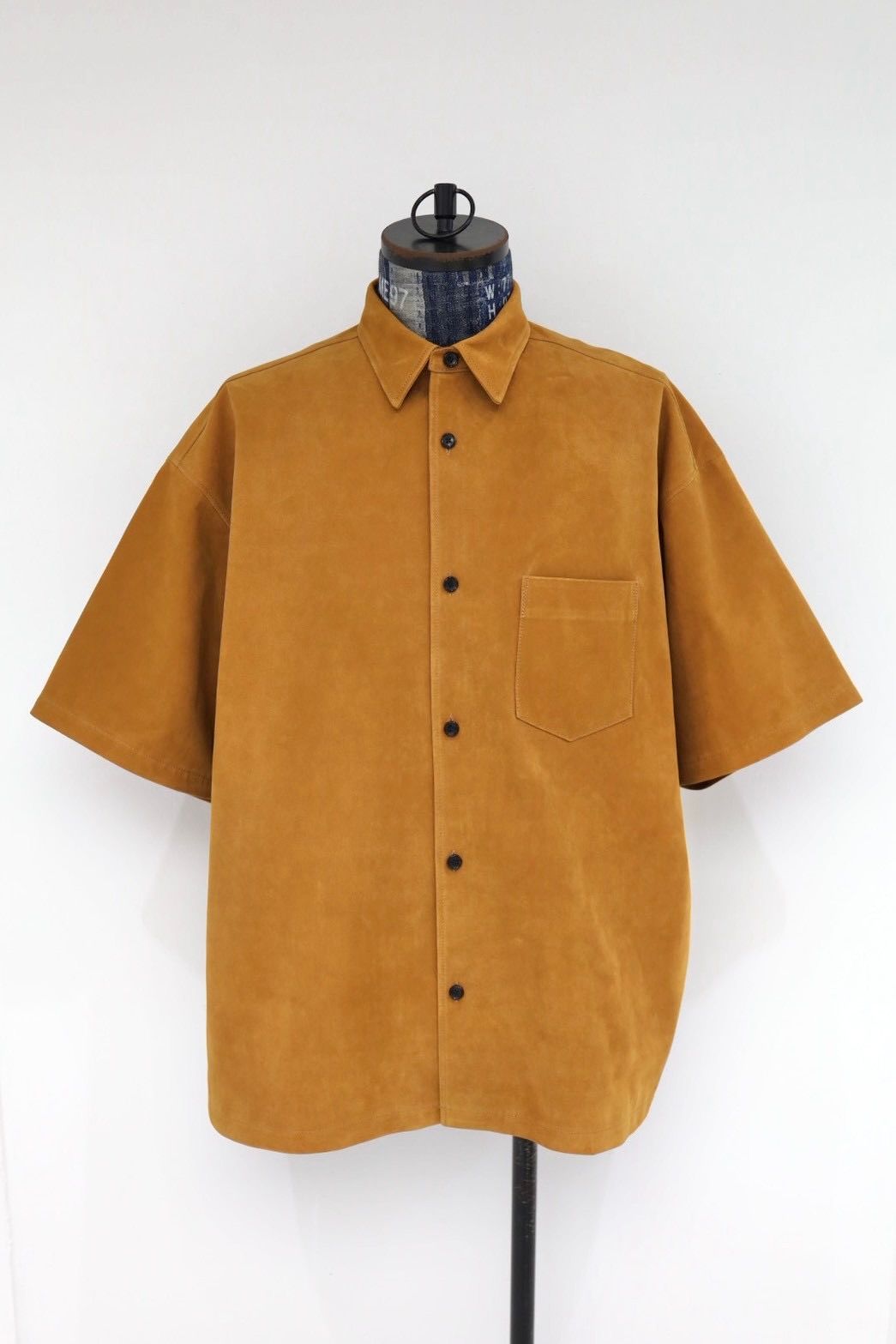 グラフペーパー26SS Cow Nubuck Leather S/S Oversized Regular Collar Shirt(GU261-50407)BROWN☆2月28日(土)発売！