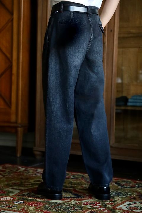 Graphpaper Selvage Denim Two Tuck Tapered Pantsスタイル