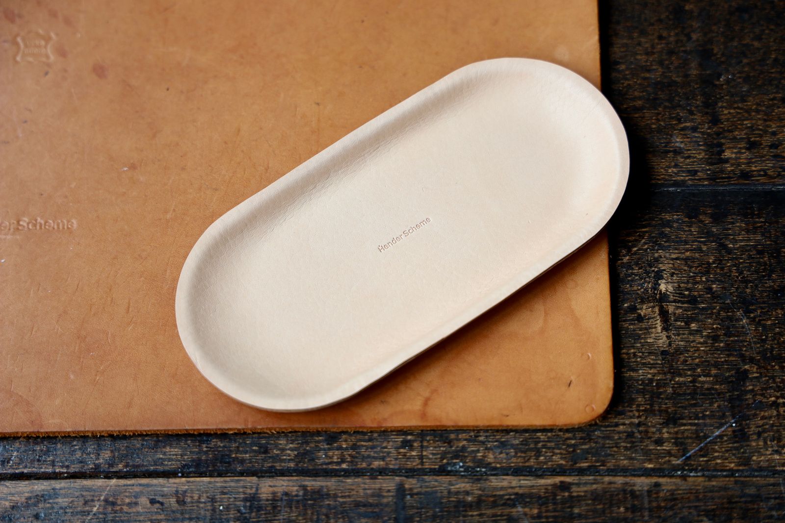 エンダースキーマ トレイ round tray(wt-rc-rty)natural