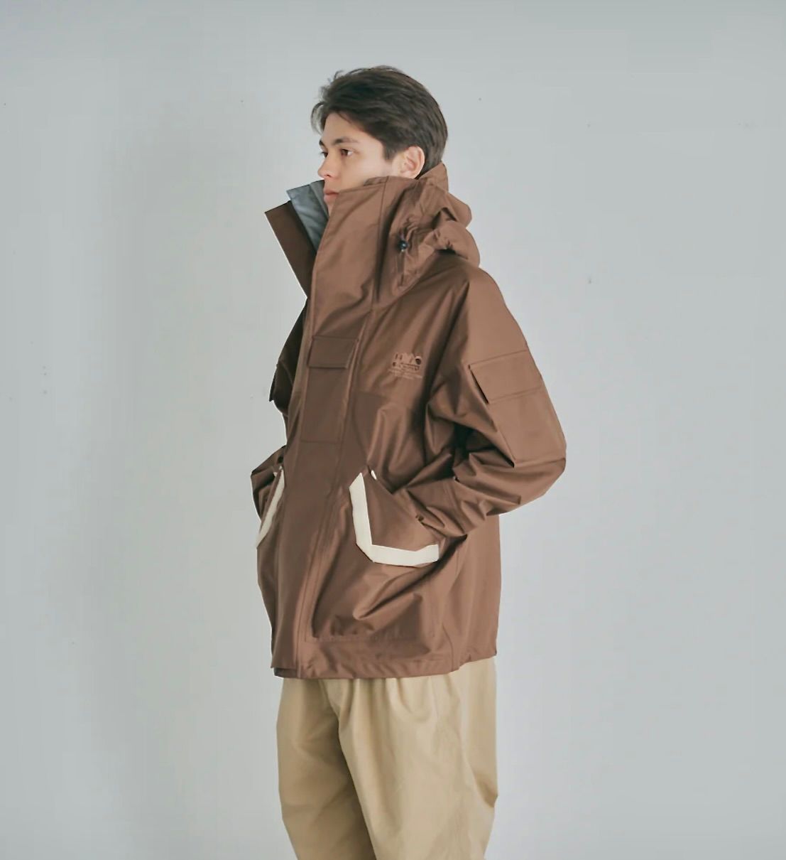 イズネス23AW NINJA HOODIE SHELL JACKET(1005AWJK02)BROWN