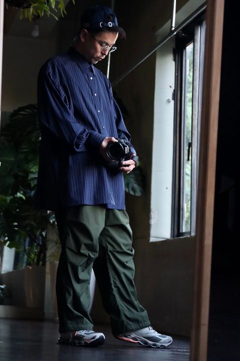 グラフペーパー22AW High Count Broad Stripe Regular Collar Shirt"NAVY PIN STRIPE"スタイル