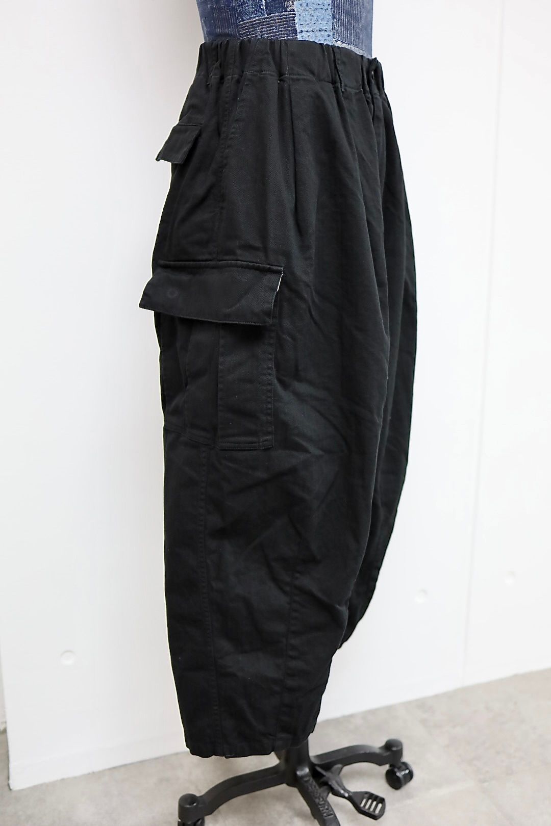 イズネス 26SS パンツ Herringbone 6-Pocket Pants (26SS_22_1005SSPT05)BLACK☆新作発売！