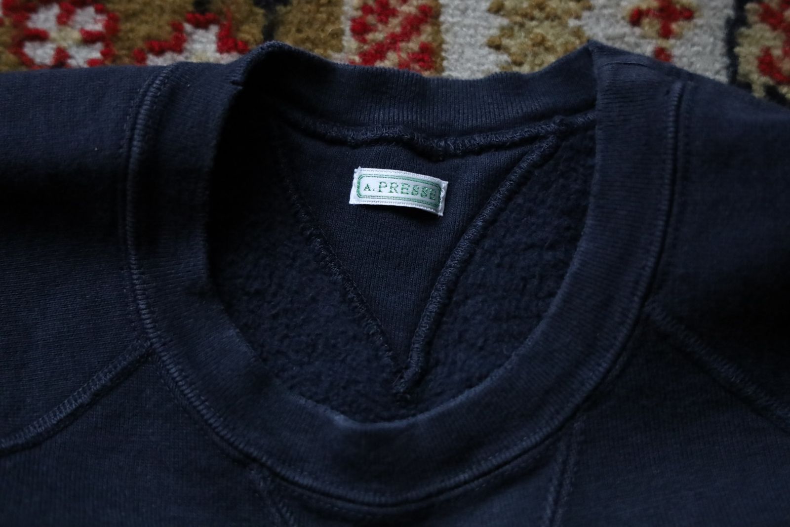 アプレッセ 2026 STYLE2 Vintage Double V Sweatshirt(26AAP-05-16)BLACK☆9月5日(土)発売！