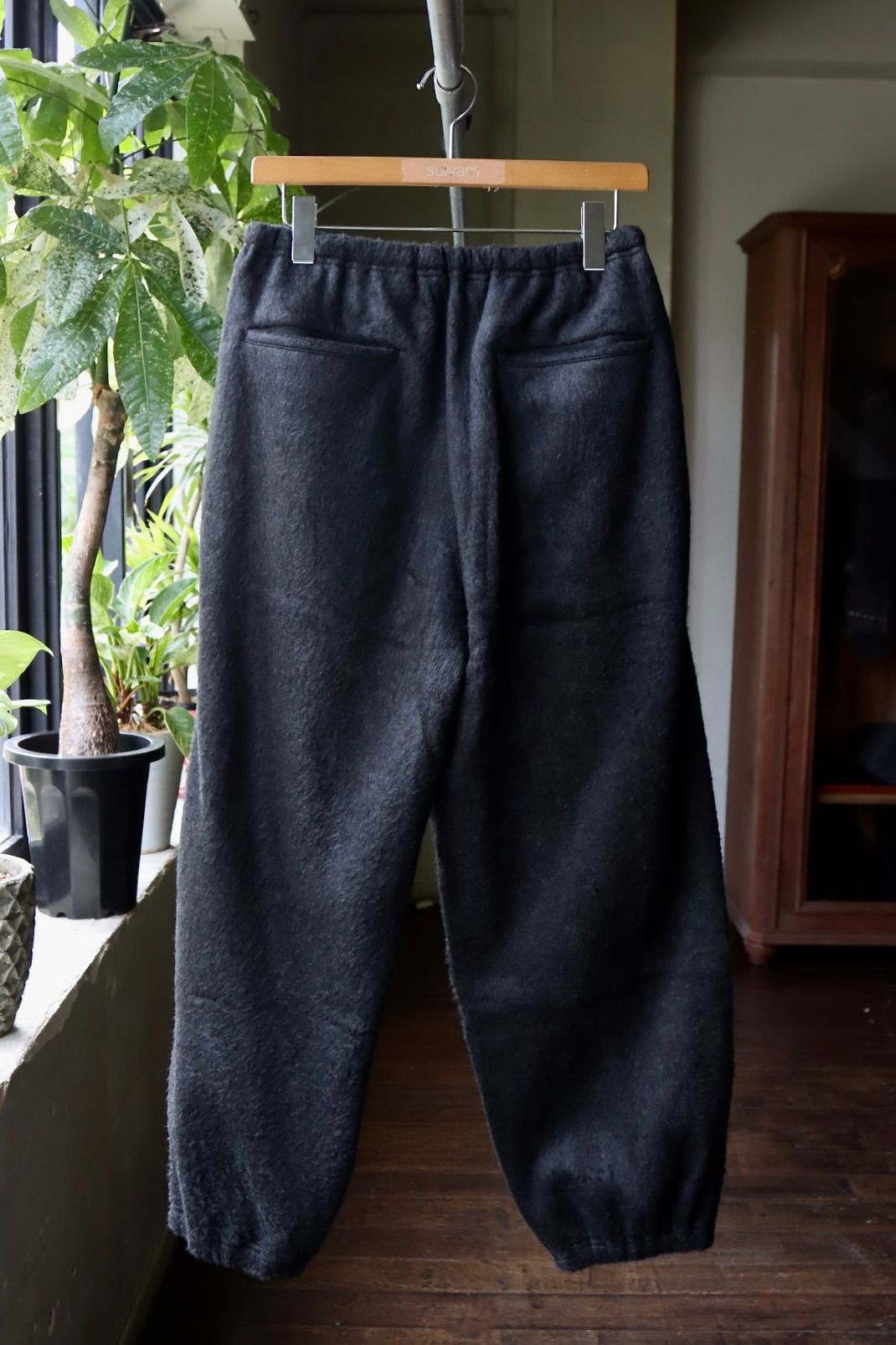 blurhms ブラームスPe/Silk Fleece Track Pants(BHS24F030F25)HEATHER BLACK☆新作発売！