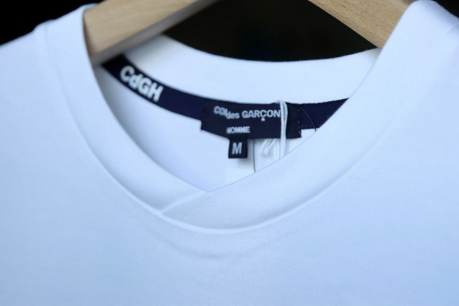 コムデギャルソンオム　2023ss ワンポイントTシャツ　サイズL   ホワイト