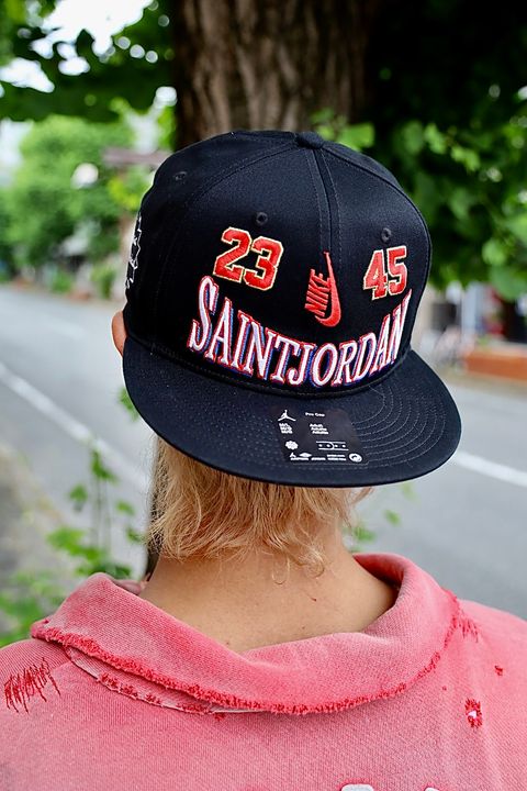 SAINT Mxxxxxx SAINT HALF ZIP SWEAT MARKスタイル
