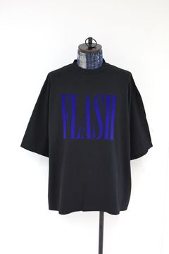 イズネスミュージック 26SS FLASH FLOCKY PRINT T-SHIRT(IMP7_27_FLASH5ST01)BLACK☆新作発売！