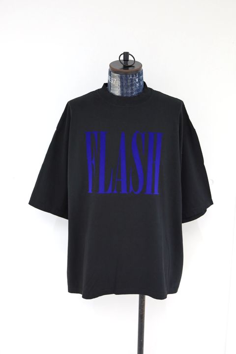 イズネスミュージック 26SS FLASH FLOCKY PRINT T-SHIRT(IMP7_27_FLASH5ST01)BLACK☆新作発売！