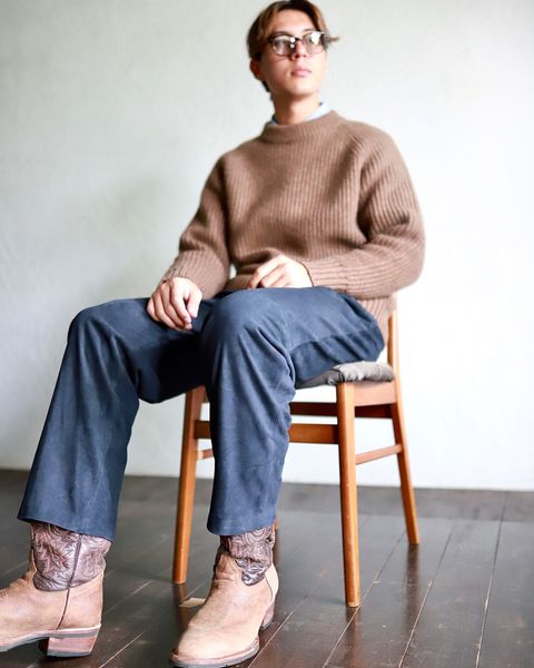 A.PRESSE 23AW Suede Trousersスタイル
