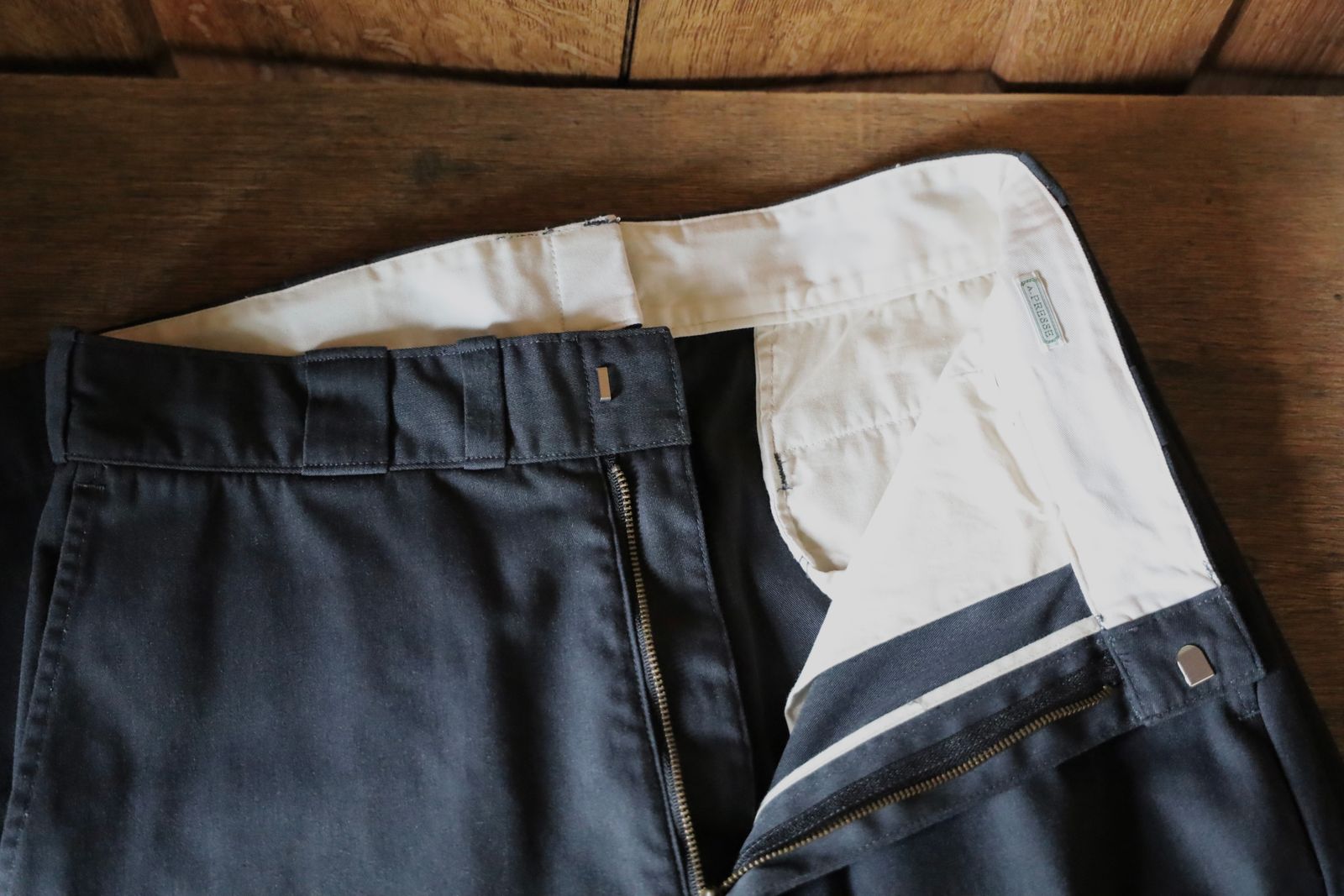 アプレッセ2025 STYLE2 Work Chino Trousers(25AAP-04-35)CHARCOAL☆7月12日(土)発売！