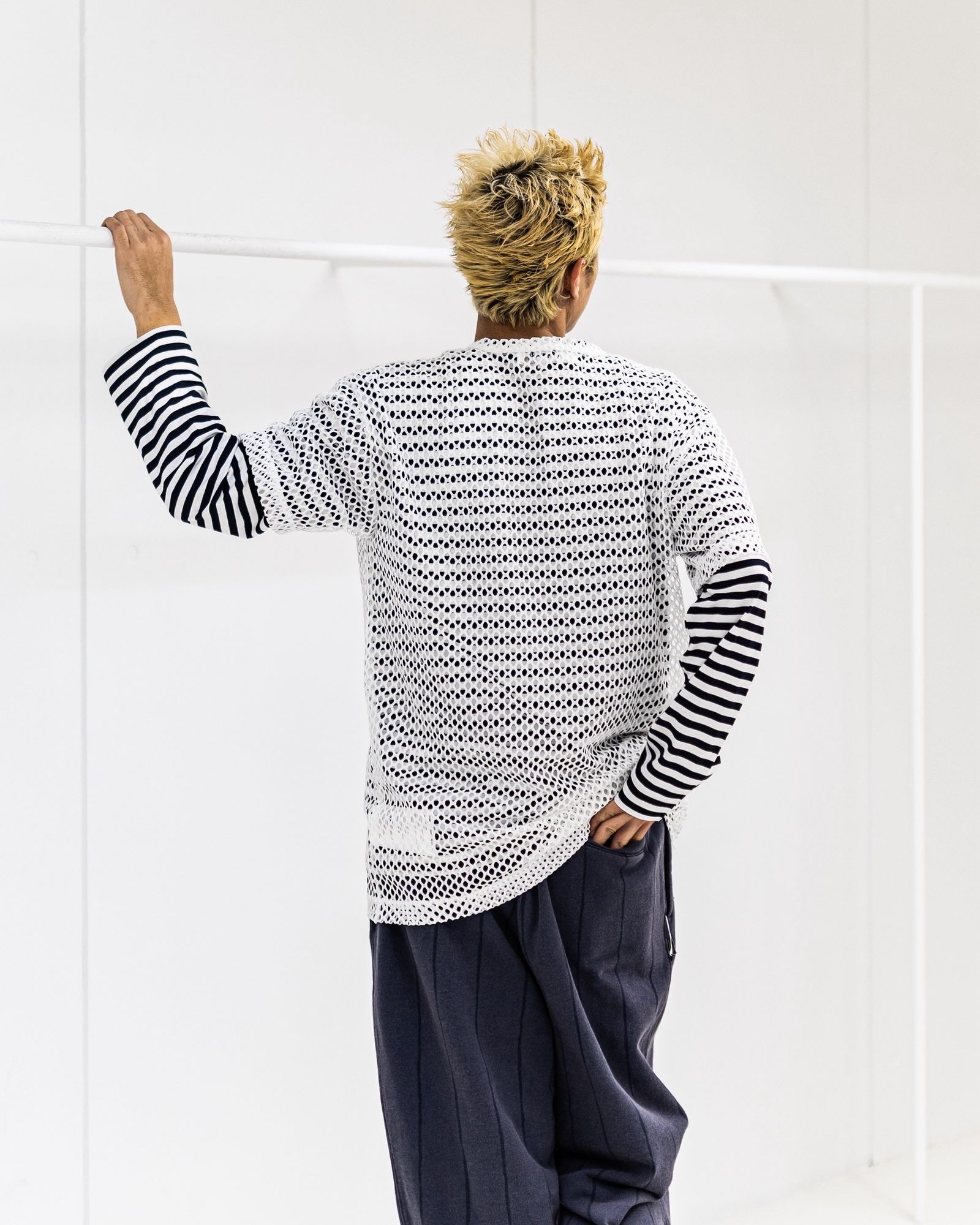 PLAY COMME des GARSONS BLACKエンブレムメッシュTシャツ ☆ 新作発売！