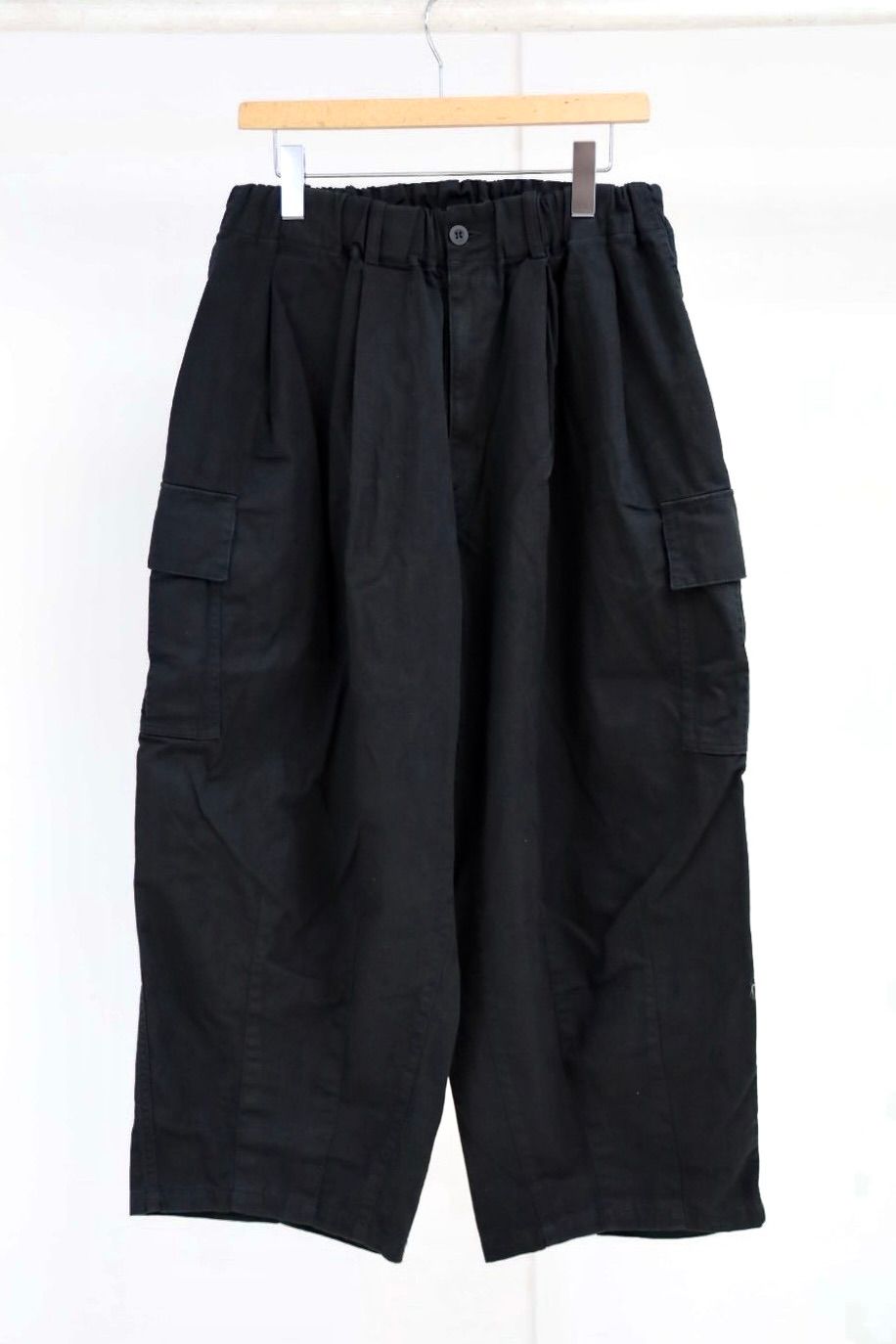 イズネス26AW Herringbone 6-Pocket Pants(26AW_11_1005SSPT05)BLACK☆9月5日(土)発売！