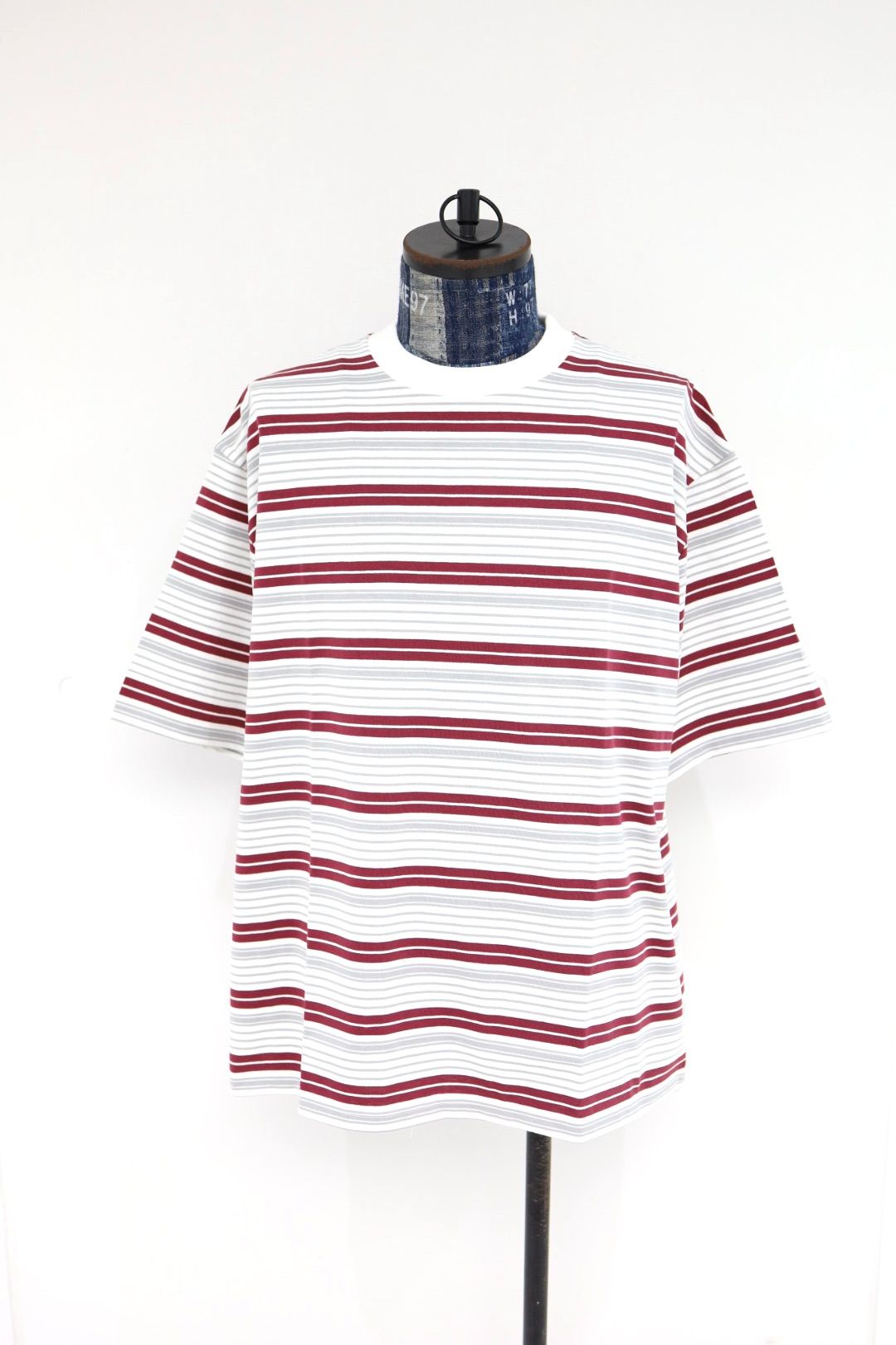 is-ness 26SS Border T-Shirt(26SS_47_1008SSCS01-B)WHITE x WINE☆新作発売！