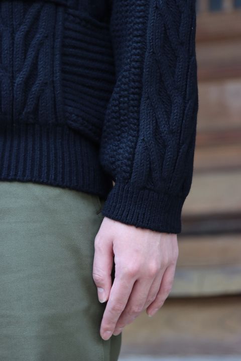 YOKE CROSSING CABLE CREW NECK KNIT(YK21AW0288S) style.2021.10.9