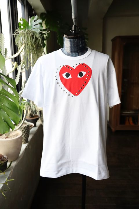プレイコムデギャルソン スタッズ レッドハートTシャツ (WHITE×RED HEART)