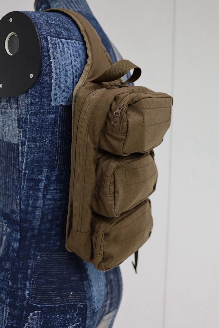 グラフペーパー  Fine Wool Saxony Medium Shoulder Bag(GU263-90428)BROWN☆10月10日(土)新作発売！