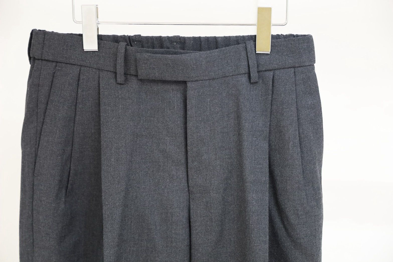 マーカウェア 26AW DOUBLE PLEATED SEMI EASY TROUSERS(A26C07PT02C) CHARCOAL☆新作発売！