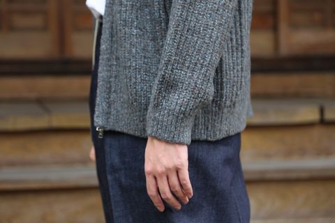 YOKE 20awより、3G BACK ZIP RIB CREW NECK BLUE GRAY style.2020.9.12.