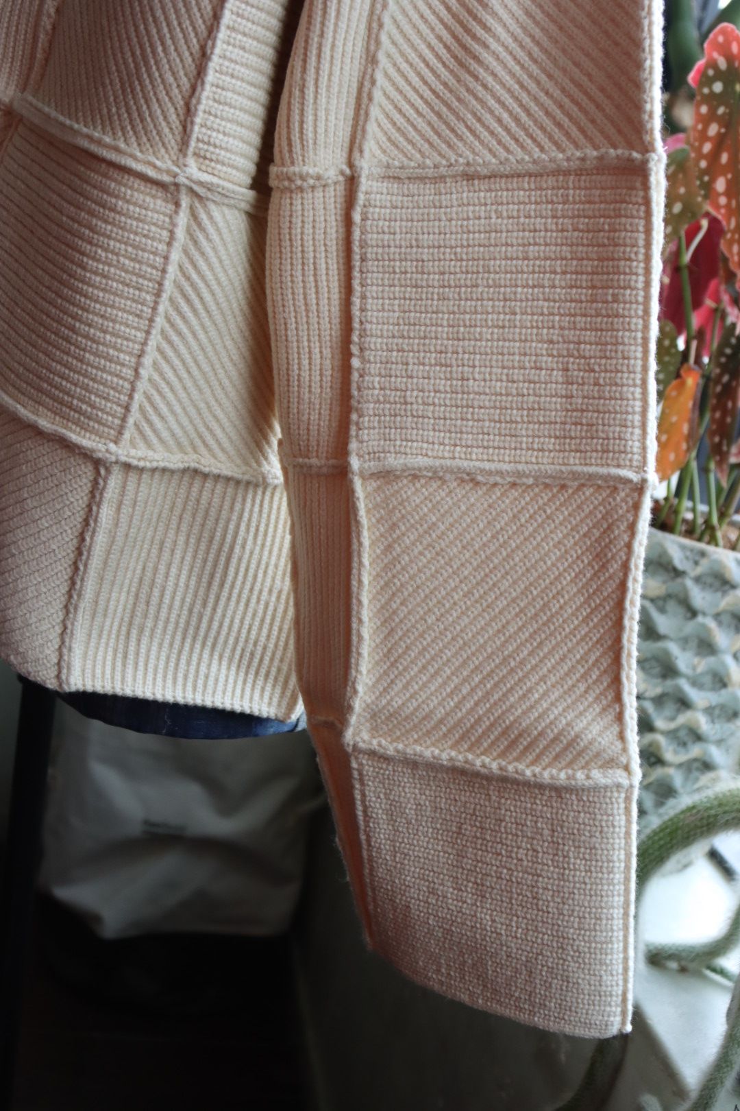 ヨーク24SS PATCHWORK RIB BUTTONED CARDIGAN(YK24SS0683S)ECRU