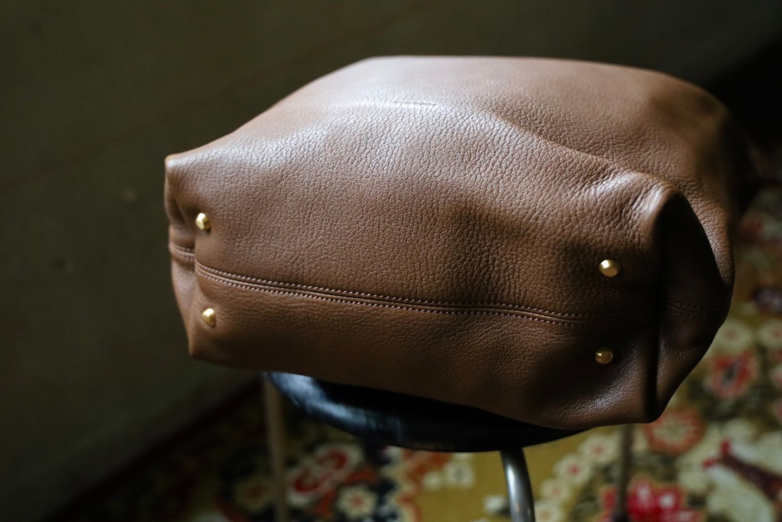 エンダースキーマ バッグ twist shoulder large(zw-b-tsb)cognac
