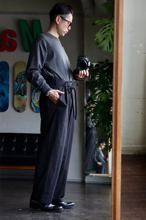 blurhms Selvage Twill Button Tuck Easy Pantsスタイル
