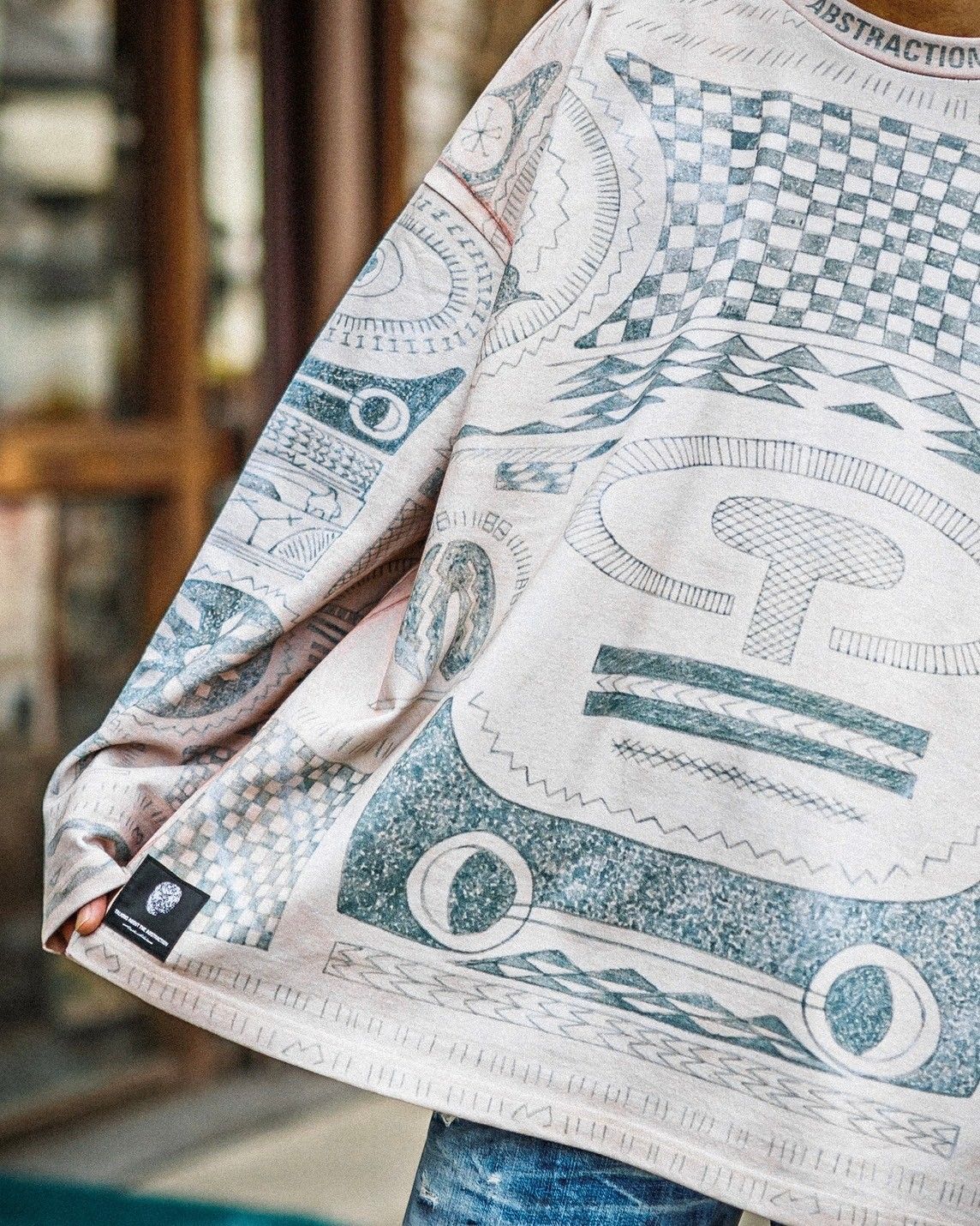 TALKING ABOUT THE ABSTRACTION ART REPLICA MOCK NECK スタイル