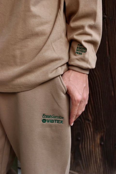 FreshService フレッシュサービス 23AW VIBTEX for FreshService “L/S CREW NECK TEE”スタイル