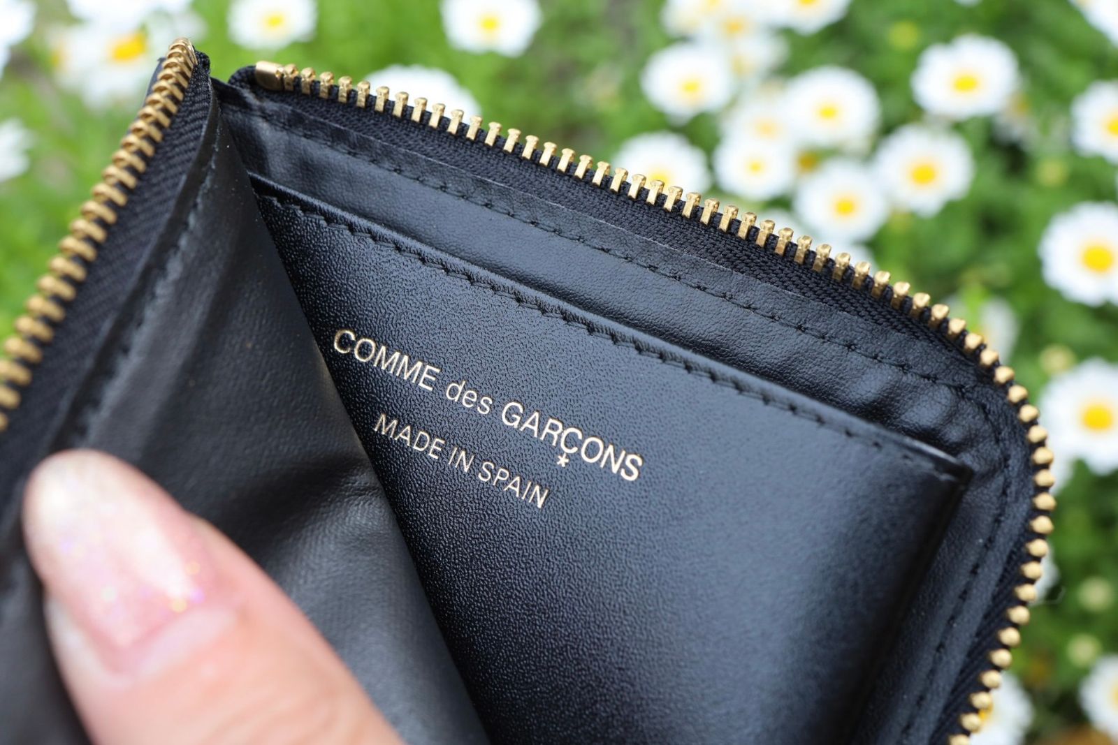 コムデギャルソン 財布 Wallet Huge Logo (8Z-T031-051-1)BLACK☆4月11日再入荷！