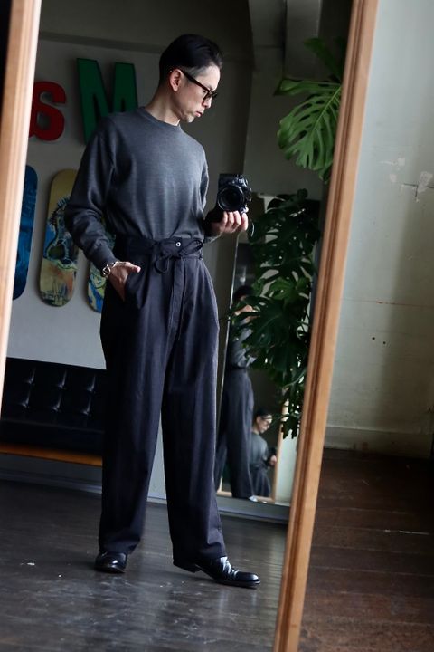 blurhms Selvage Twill Button Tuck Easy Pantsスタイル