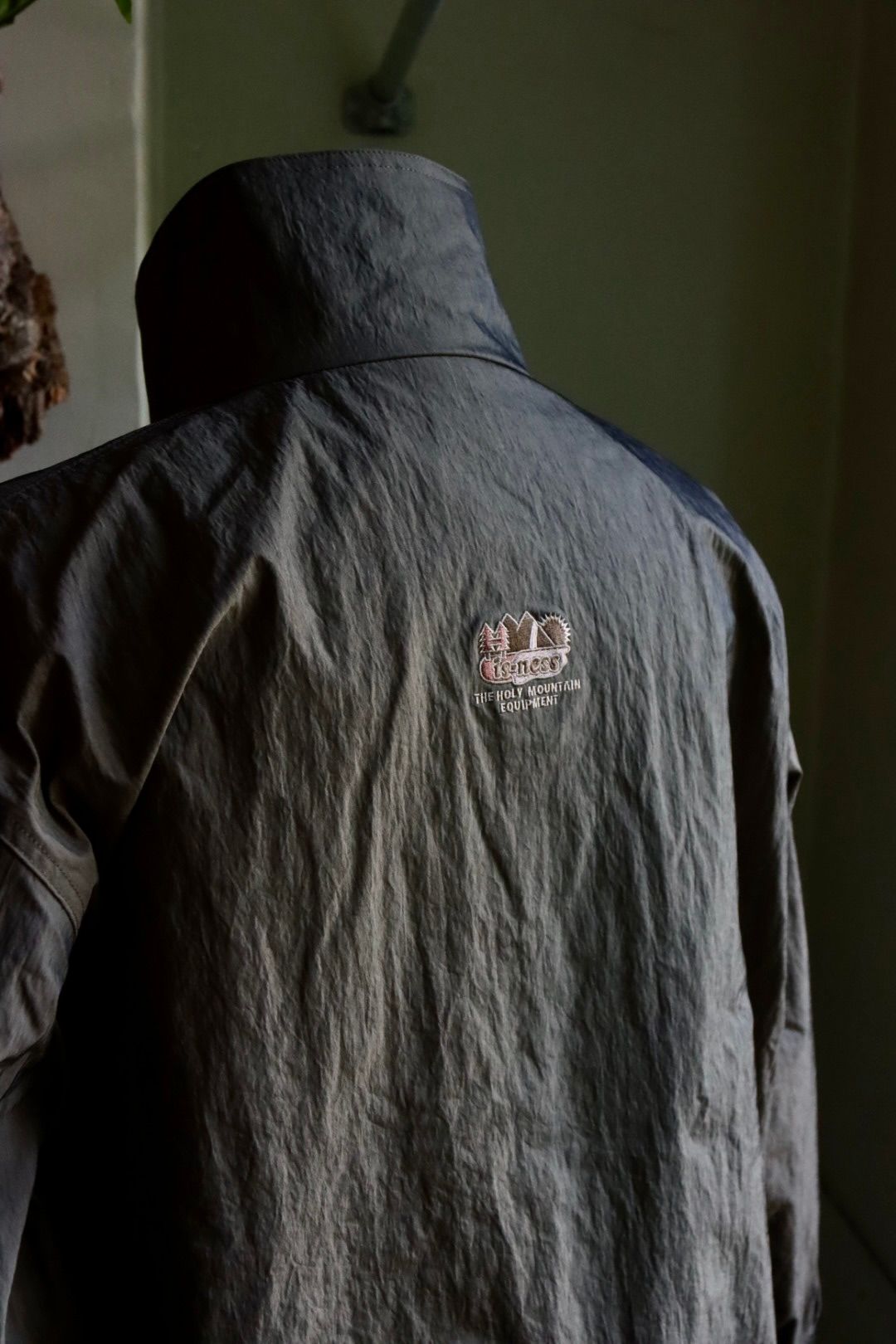 イズネス23AW SHAKA SHAKA NYLON JACKET(1005AWJK07)BROWN