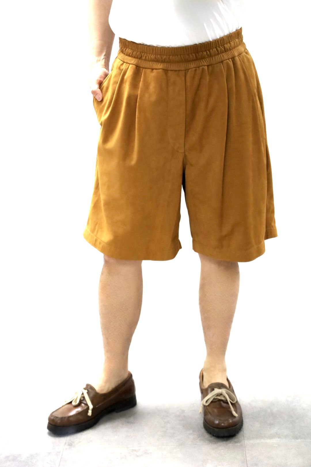 グラフペーパー26SS Cow Nubuck Leather Wide Shorts(GM261-40408)BROWN