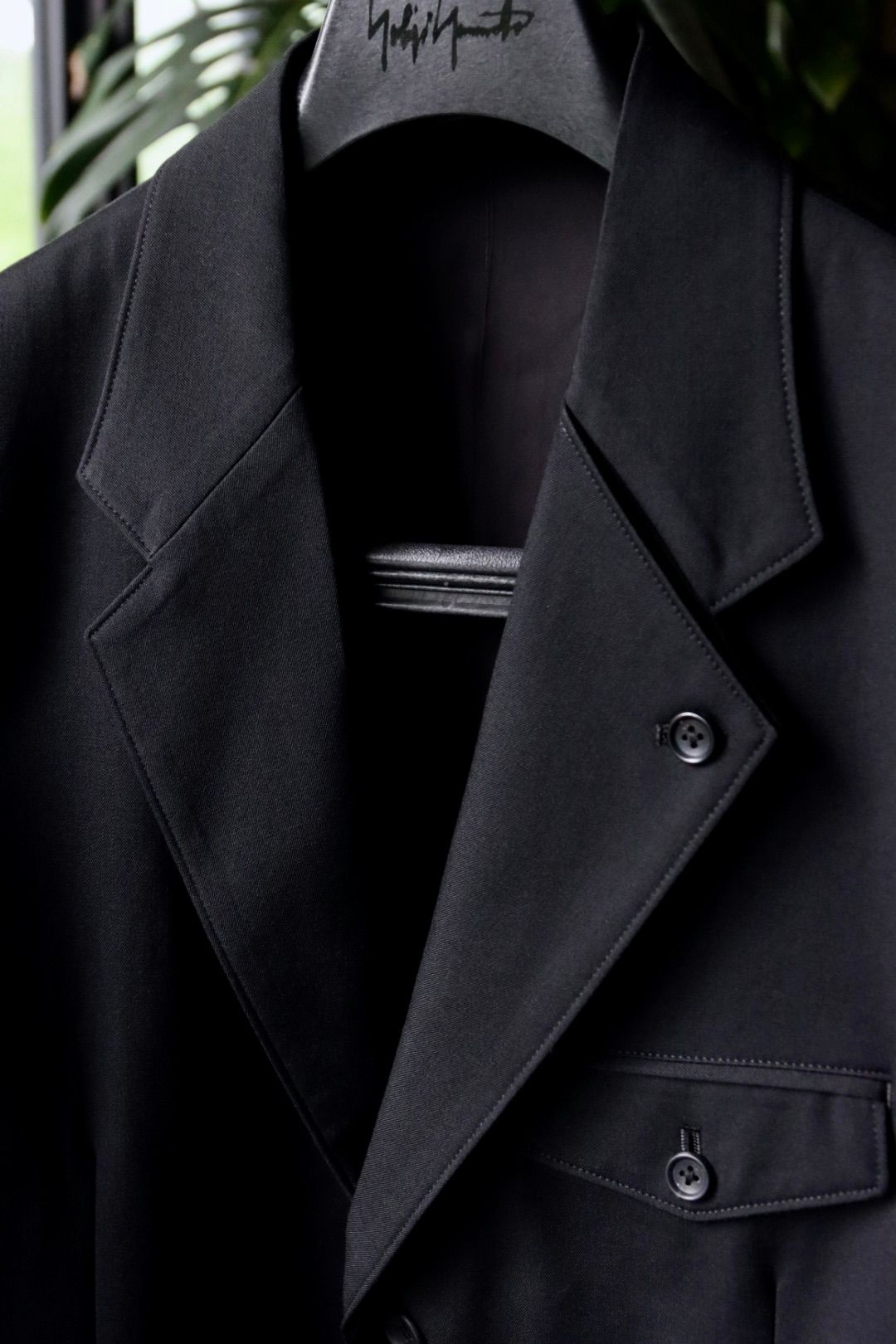 ヨウジヤマモト23AW DOUBLE LEFT PANEL 3-BUTTON JACKET(HJ-J27-100)