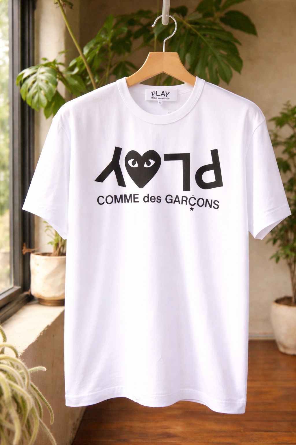 プレイコムデギャルソン PLAYロゴTシャツ (WHITE)