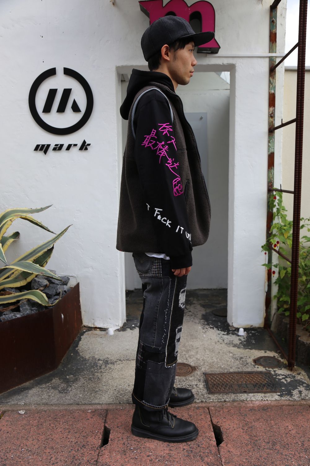 doublet MESSAGE EMBROIDERY HOODIE"BLACK"Style.2020.11.1.