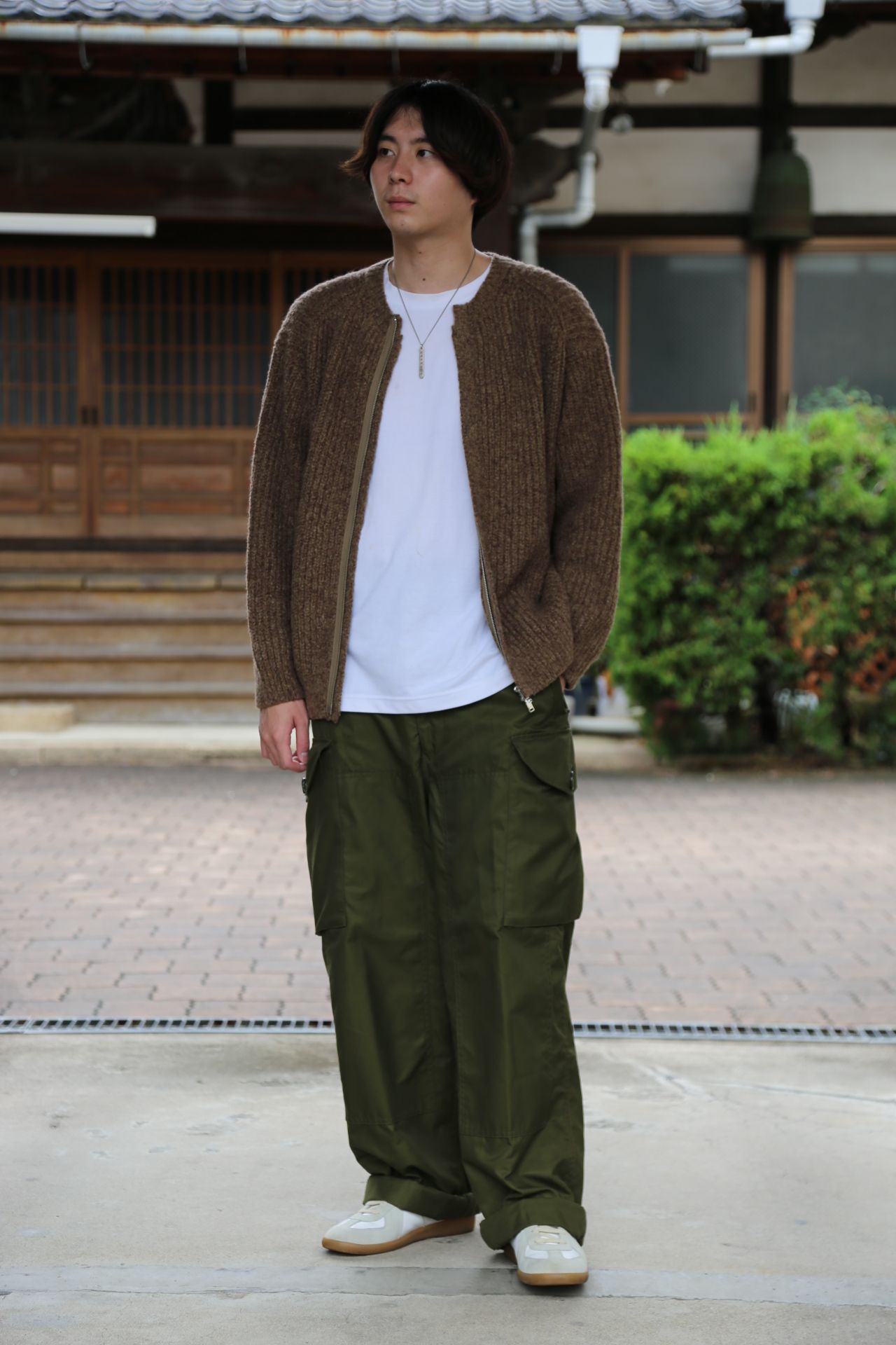 YOKE 20awより、3G BACK ZIP RIB CREW NECK BEIGE style.2020.9.12.