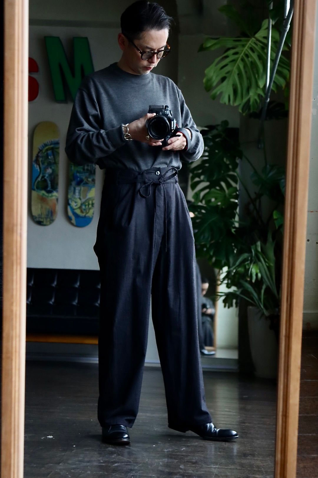 ブラームス23SSパンツ Selvage Twill Button Tuck Easy Pants(BHS23S004)HEATHER  BLACK※1月27日発売！ - 2