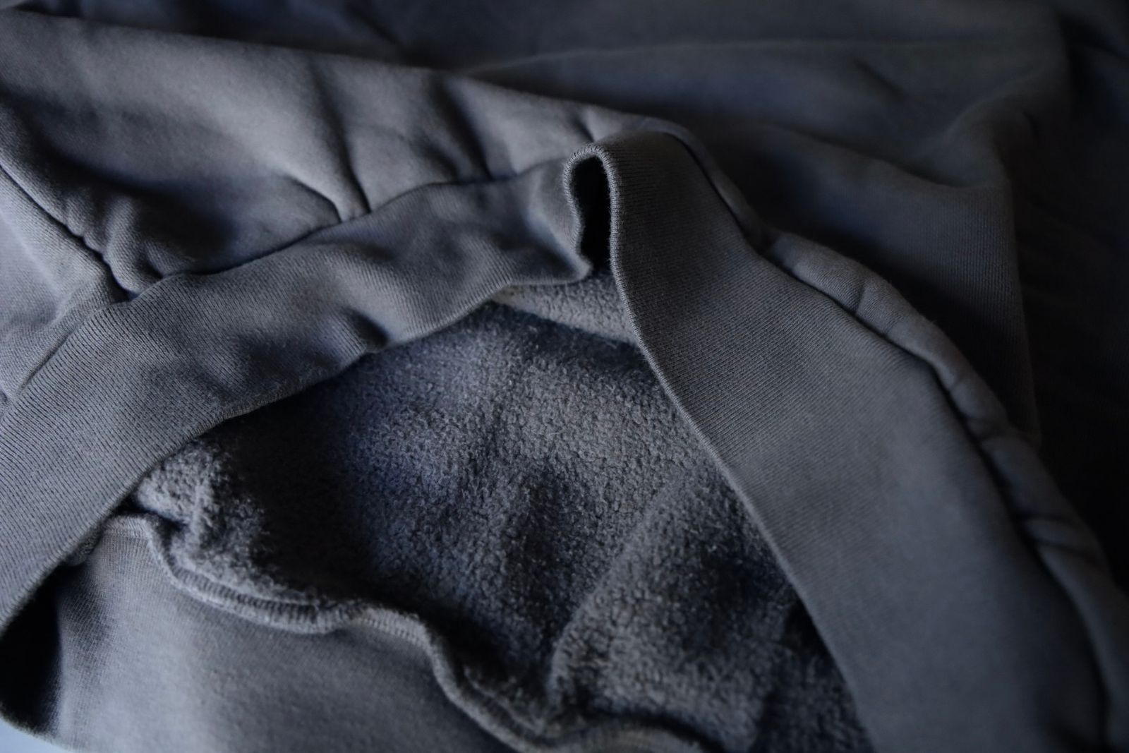 イズネス 25AW PIGMENT DYED ZIP SWEATSHIRT(25AW_08_1007AWCS04)BLACK☆新作発売！