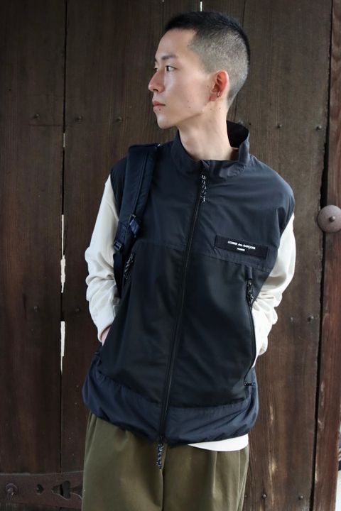 COMME des GARCONS HOMME 23SS ジップアップベストスタイル