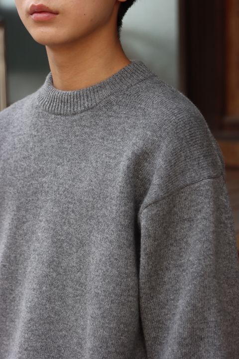 COMME des GARSONS HOMME ラムウール天竺ロゴ刺繍ニット(HH-N007-051) style.2021.09.26