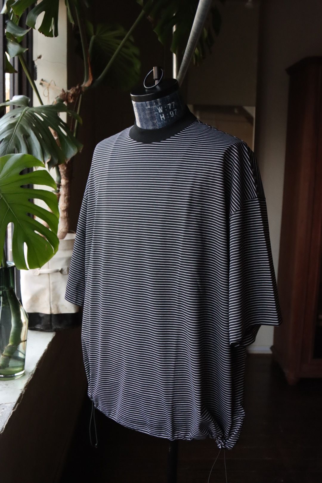 海外ブランド  is-ness - T-SHIRT SLEEVE SHORT BORDER BALLOON イズネス24SS トップス