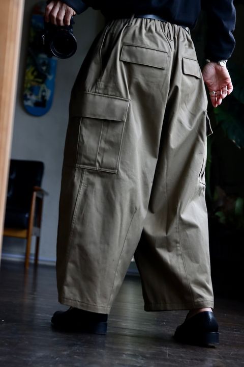 is-ness バルーンカーゴパンツ BALLOON CARGO EZ PANTSスタイル