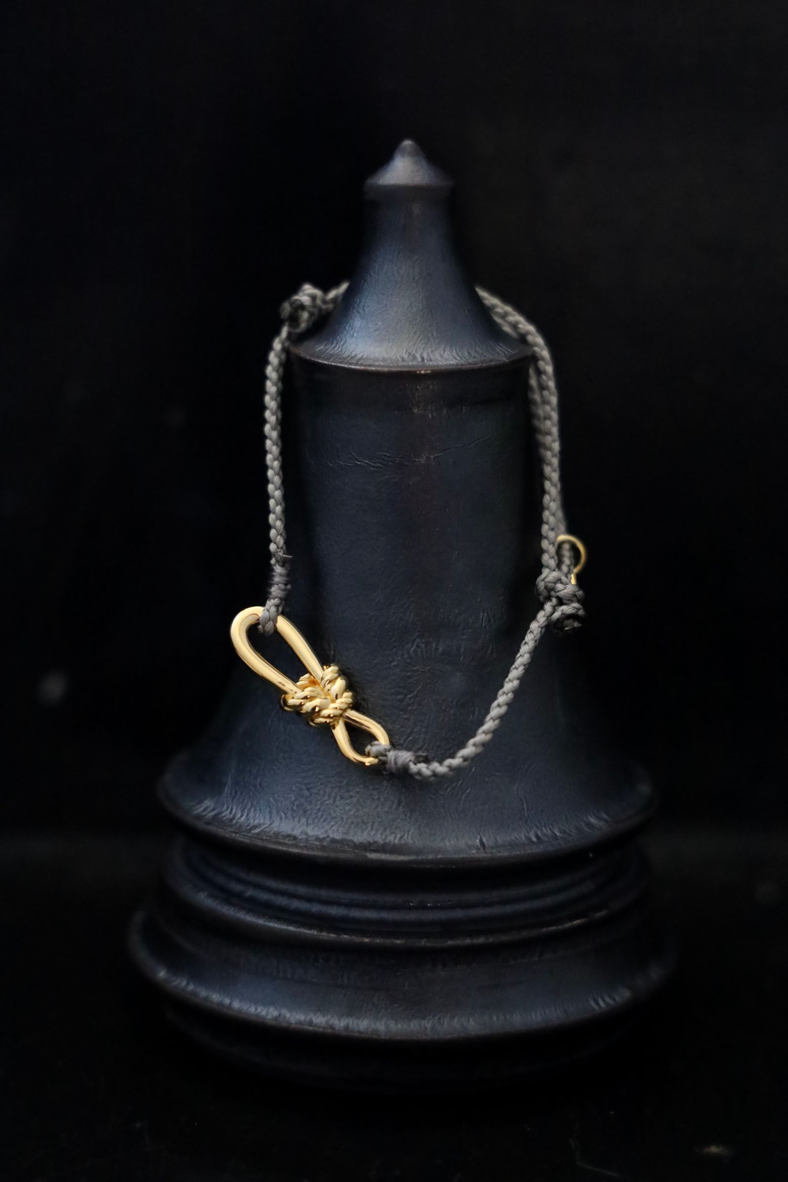 XOLO JEWELRY ショロジュエリー / Twisted Rope Link Silk Code Bracelet-Gold- (GRAY)